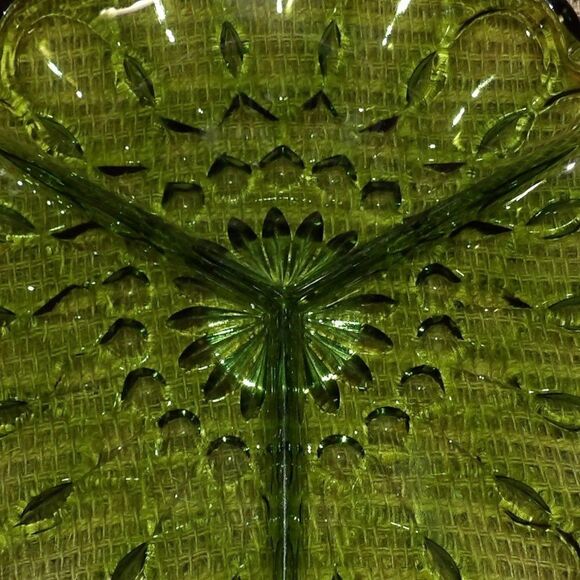 Vintage 1970's Anchor Hocking Fairfield Avocado Green 3-Part Relish Dish 8.75" - Picture 2 of 7